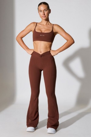 Chocolate Women's Bo And Tee Twist Waist Flare Leggings | 14853-NIMR