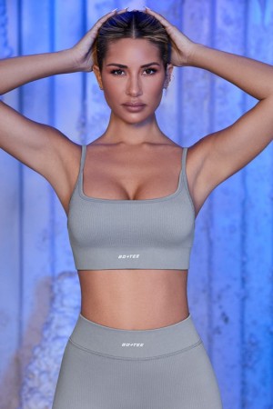 Grey Women's Bo And Tee Strappy Sports Bra | 64705-JQZD