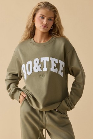 Olive Women's Bo And Tee Oversized Crew Neck Sweatshirts | 49231-MHXP