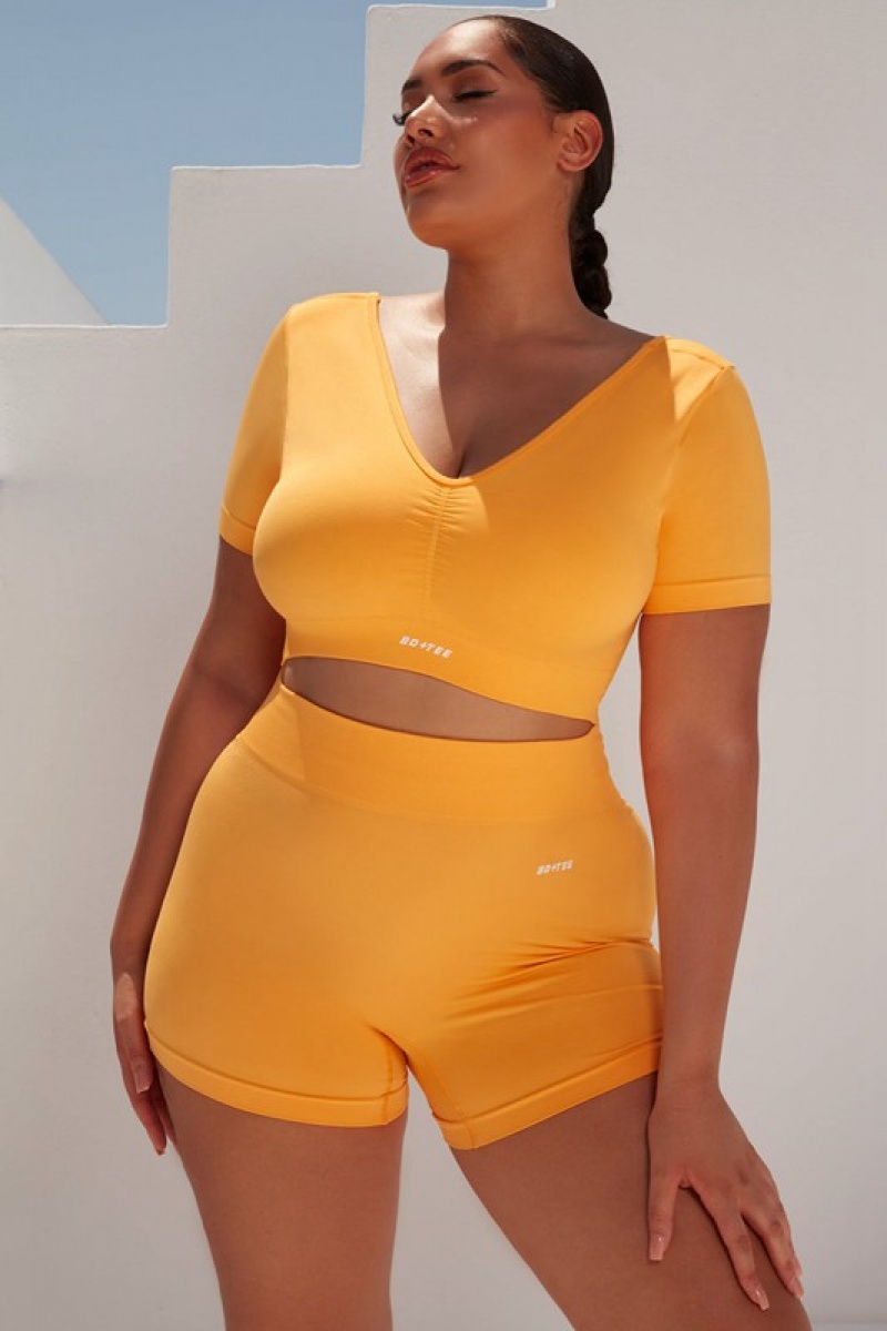 Light Orange Women's Bo And Tee Scoop Neck Ruched Crop Tops | 18790-NJTH