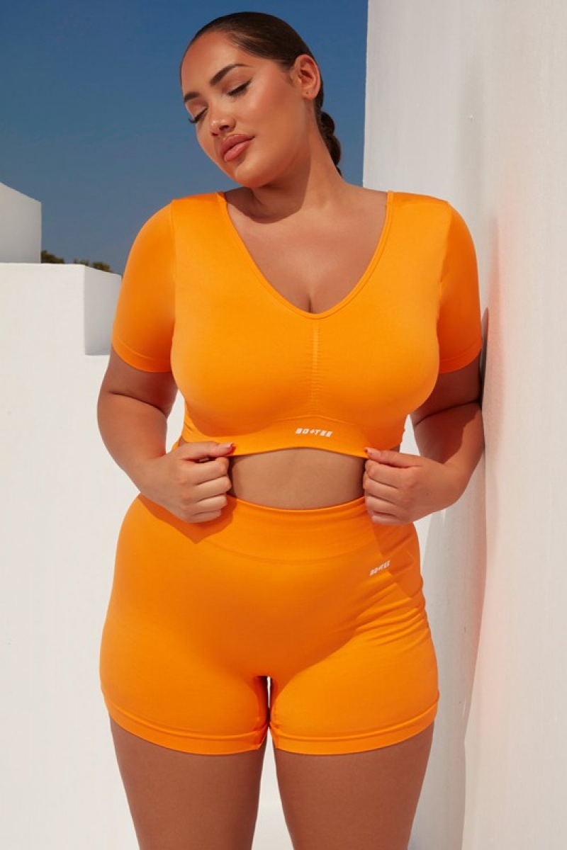 Orange Women's Bo And Tee Scoop Neck Ruched Crop Tops | 51240-MAGL